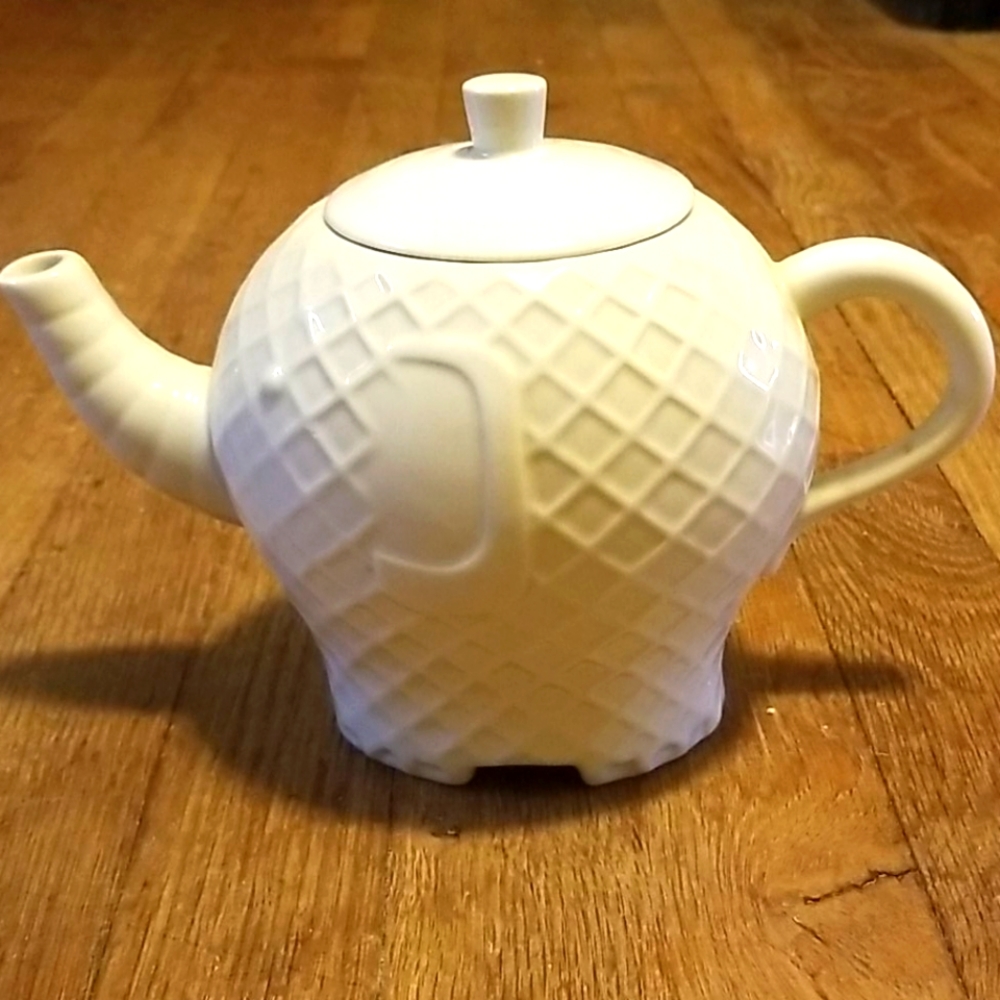White elephant tea pot